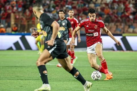 أكرم توفيق: صفقة زيزو ستكون الأقوى إذا جاء بدوافع مختلفة.. وميسي "إنسان آلي"